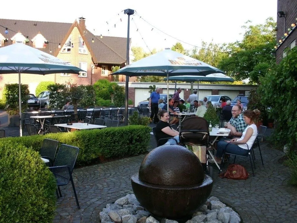 Biergarten am Abend