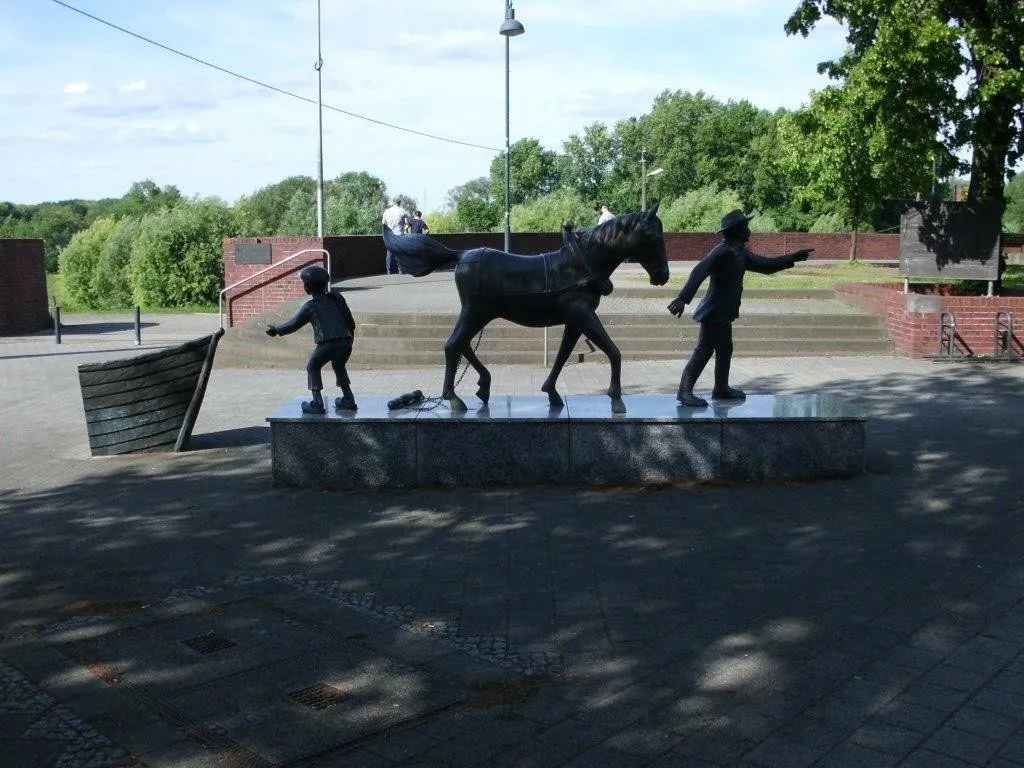 Treidler-Denkmal am Rheinufer